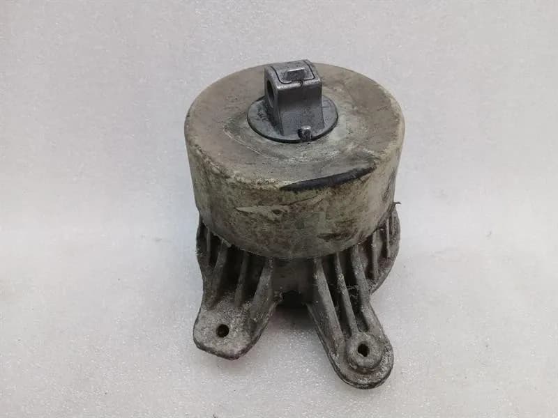 MERCEDES-BENZ Mercedes C Class W205 Engine Mount A2052404500 Engine Mount