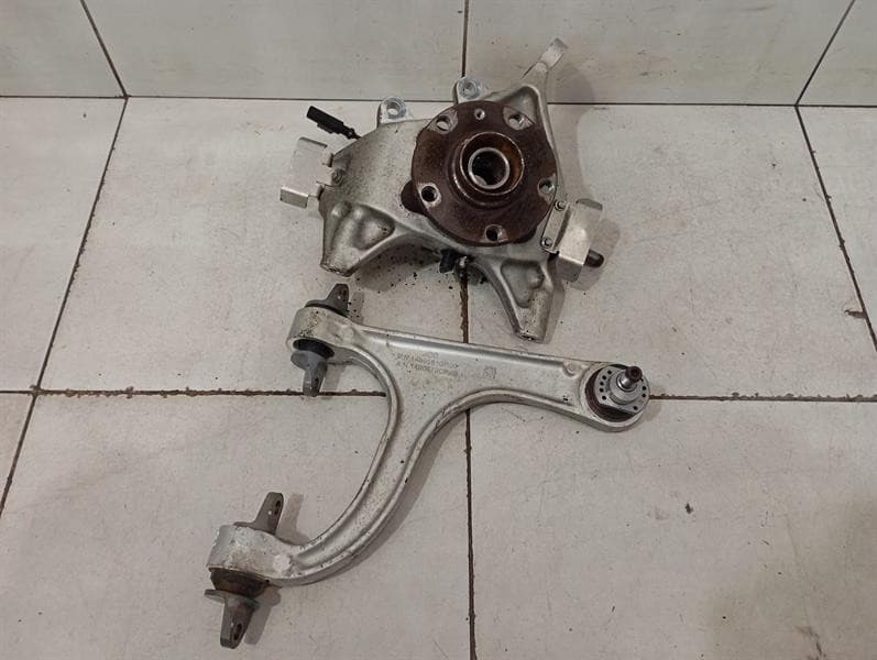 MCLAREN McLaren 600LT Spider Left Rear Hub 14BA022CP Wheel Bearing Housing Rear Left