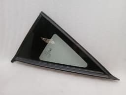 FERRARI Ferrari F8 F142MFL Left Rear 1/4 Glass 86677900 Door Glass 1/4 Rear LH — thumbnail 3