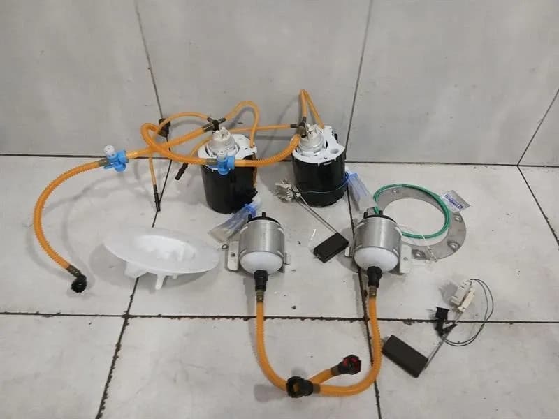 ASTON MARTIN Aston Martin Rapide 10-14 Fuel Pump Electric 6G33-9B260-CC Fuel Pump V12
