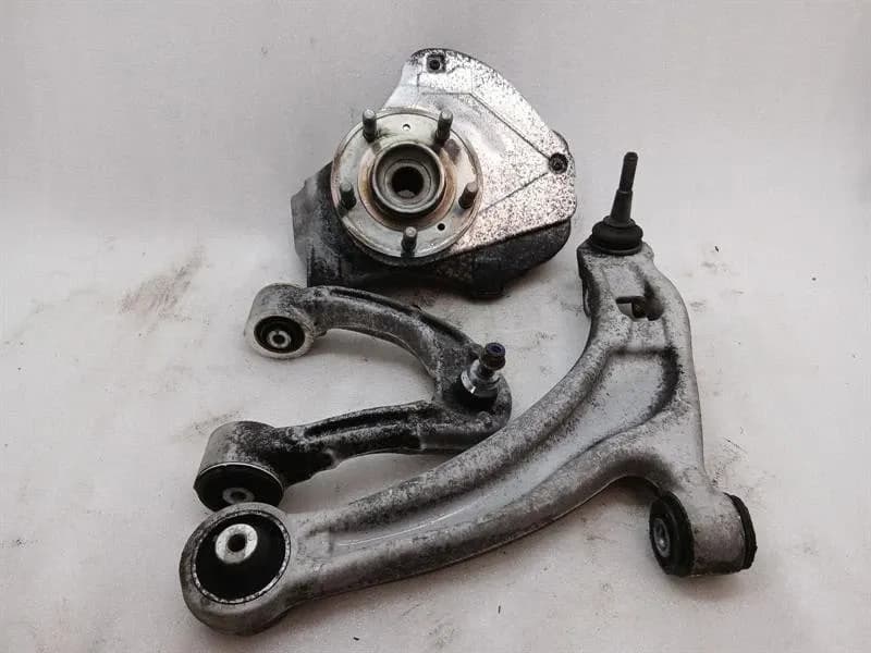 ASTON MARTIN Aston Martin Rapide 10-14 Right Front Hub AD43-3K186-AB Wheel Bearing Housing Front Re