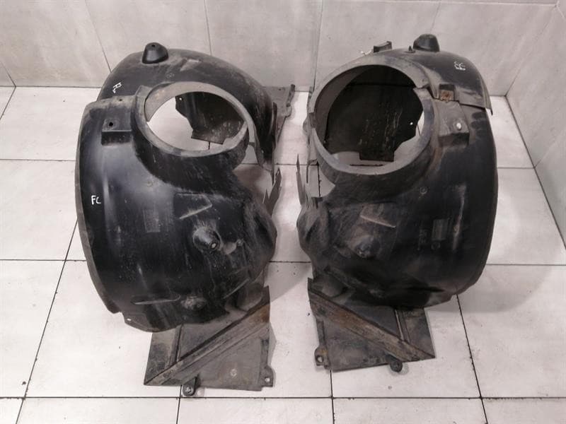 Mercedes CLK W209 Wheel Arch Liner Front Set A2098840722 Wheel Arch Cover Set