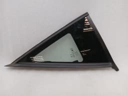 FERRARI Ferrari F8 F142MFL Right Rear 1/4 Glass 86678000 Door Glass 1/4 Rear RH — thumbnail 1