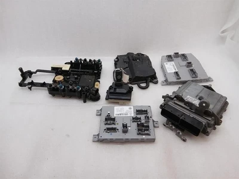 MERCEDES C63 AMG Only W205 Engine ECU 15-18 M177 A1779000501 Engine Control Unit