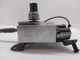 MCLAREN McLaren 570S Spider Hydraulic Valve 13b0737cp Hydraulic Valve AXLE LIFT — thumbnail 8
