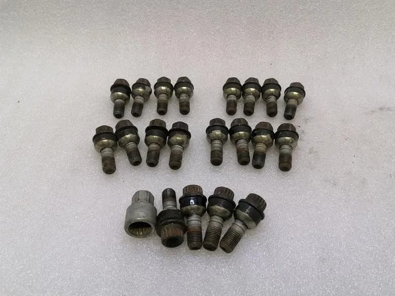 PORSCHE Porsche 911 997 wheel bolt set 99736120302 wheel bolts wheel bolt set