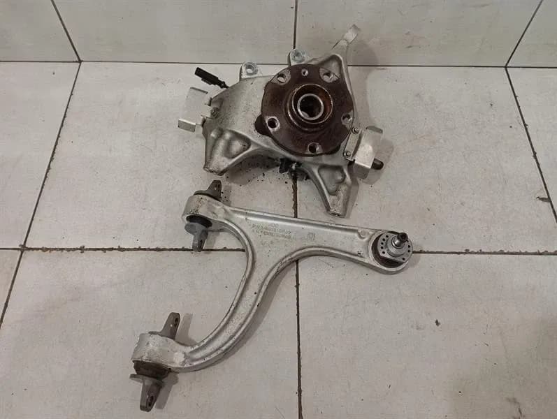 McLaren 600LT Spider Left Rear Hub 14BA022CP Wheel Bearing Housing Rear Left