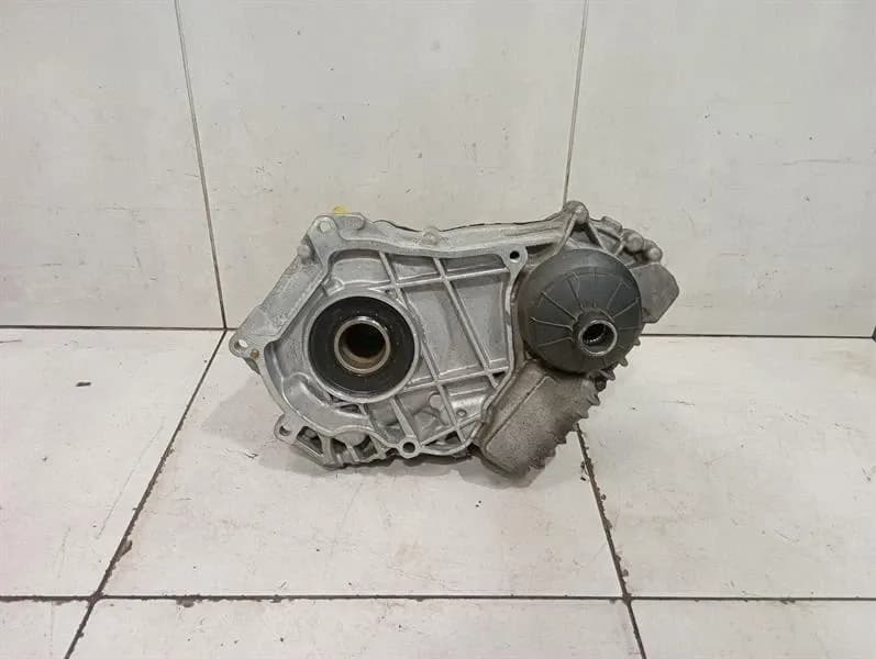 BMW BMW 5 Series F90 G30 M5 Transfer Box 8092621 FAULTY Transfer Case