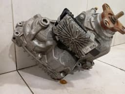 BMW BMW 5 Series F90 G30 M5 Transfer Box 8092621 FAULTY Transfer Case — thumbnail 5