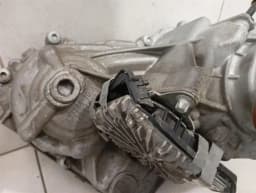 BMW BMW 5 Series F90 G30 M5 Transfer Box 8092621 FAULTY Transfer Case — thumbnail 6