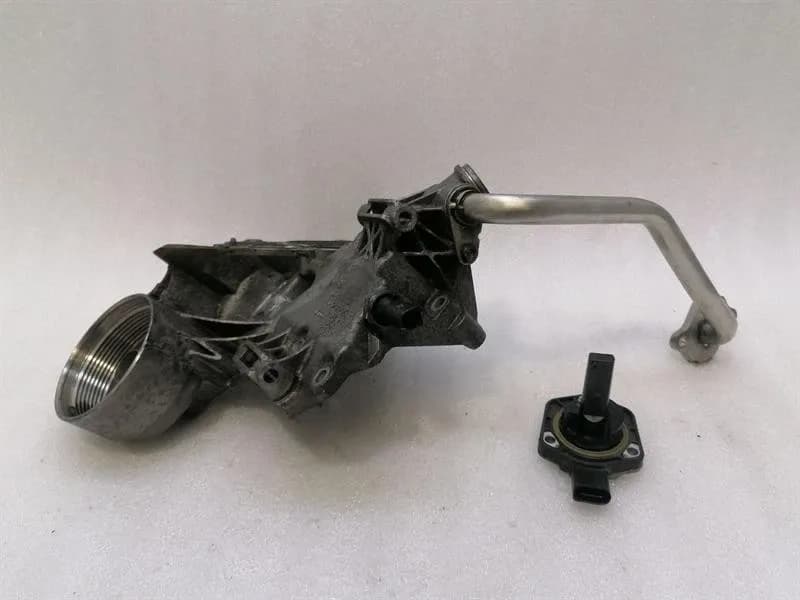 Bentley Continental Flying Spur oil filter housing 07D115911J oil cooler holder