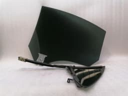 MERCEDES-BENZ Mercedes CLA W117 C117 right rear door glass A1177350410 door window rear set — thumbnail 2