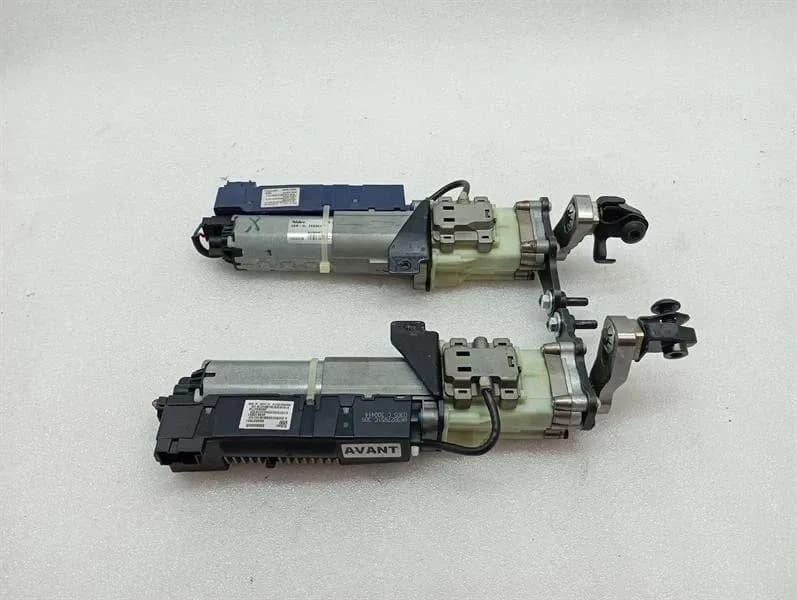 Audi RS4 B8 8K boat lid strut 8K9827852 tailgate motor set