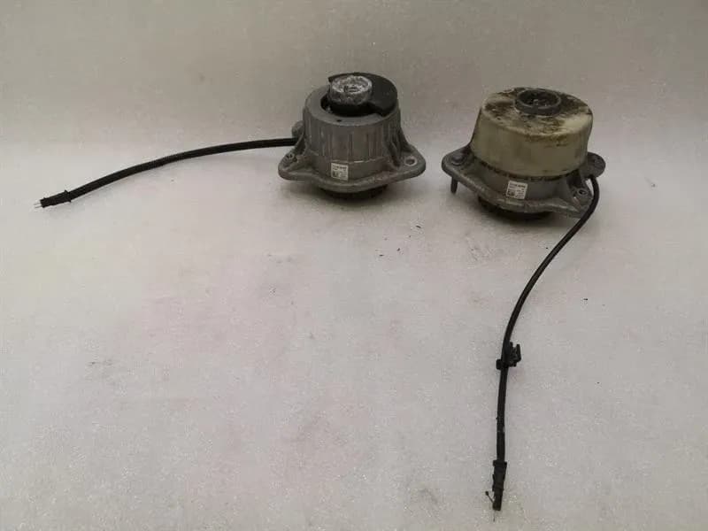 MERCEDES-BENZ Mercedes S-Class W222 Engine Mount Set A2222404500 Engine Mount Set A2222408100