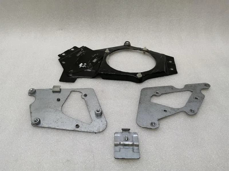 Mercedes G-Wagen W463 rear right door holder bracket A4637320214 holder carrier