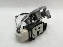 MASERATI Maserati Granturismo M145 front right door lock 68893300 door lock faulty RHD — thumbnail 4