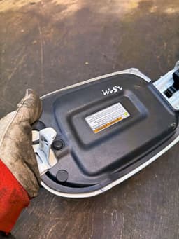 MITSUBISHI 9499С931 5940A409 Fuel flap MITSUBISHI OUTLANDER III (GG, GF, ZJ, ZK, ZL) (2012-2021) — thumbnail 8