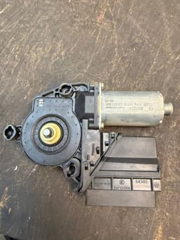 VW 7H1959801 0130821999 Window Regulator Motor Front Left VW TRANSPORTER T5 / MULTIVAN (7H, 7E, 7J) (2003-2015) — thumbnail 7
