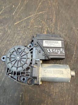 VW 7H1959801 0130821999 Window Regulator Motor Front Left VW TRANSPORTER T5 / MULTIVAN (7H, 7E, 7J) (2003-2015) — thumbnail 4