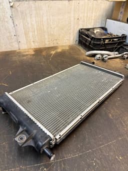 MITSUBISHI 11507A898 1350A898 Radiator MITSUBISHI OUTLANDER III (GG, GF, ZJ, ZK, ZL) (2012-2021) — thumbnail 3