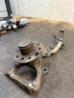 MERCEDES-BENZ A2113302020 2113302020 A2113303720 2113303720 A2113304720 2113304720 A2113306420 2113306420 Wheel bearing housing front left MERCEDES-BENZ E-CLASS (W211) (2002-2009) — thumbnail 2