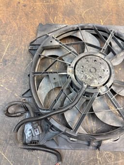 VW 7H0121201BD 0130303917 7H0121207F 3135103487 7H0959455A Radiator Fan Electric VW TRANSPORTER T5 / MULTIVAN (7H, 7E, 7J) (2003-2015) — thumbnail 4