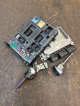 PEUGEOT 0261S04616 9666325380 966689538002 9663123380 Engine Control Unit / module (ECU) PEUGEOT 3008 I (T84) (2009-2016) — thumbnail 3