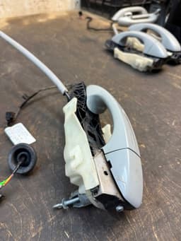 SKODA 5G0837205Q 5L0837885B Door Handle Exterior Front Left SKODA OCTAVIA III (5E) (2012-2019) — thumbnail 2