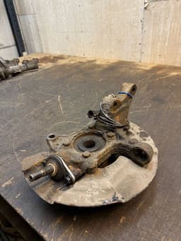 VOLVO 30760562 Wheel bearing housing front right VOLVO XC90 I (2002-2014) — thumbnail 6
