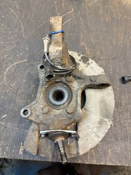 VOLVO 30760562 Wheel bearing housing front right VOLVO XC90 I (2002-2014) — thumbnail 5