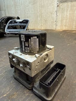 VW 1K0914517DR 1K0907379BL 1K0614517DP ABS hydraulic unit / pump VW GOLF VI (5K) (2008-2013) — thumbnail 2