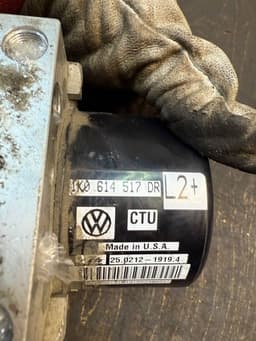 VW 1K0914517DR 1K0907379BL 1K0614517DP ABS hydraulic unit / pump VW GOLF VI (5K) (2008-2013) — thumbnail 9