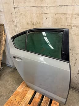 SKODA 5E5833056B Door Rear Right SKODA OCTAVIA III (5E) (2012-2019) — thumbnail 2