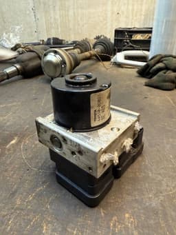 TOYOTA 865410D040 440500D031 ABS hydraulic unit / pump TOYOTA YARIS II (XP90) (2005-2013) — thumbnail 2