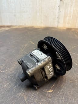 VOLVO 30665100 Power steering pump VOLVO S80 I (TS, XY) (1998-2006) — thumbnail 4