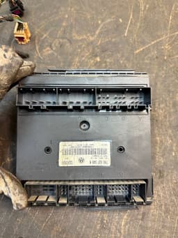 VW 7H0937049K 7H0937049AE Comfort Module (CCM) VW TRANSPORTER T5 / MULTIVAN (7H, 7E, 7J) (2003-2015) — thumbnail 5