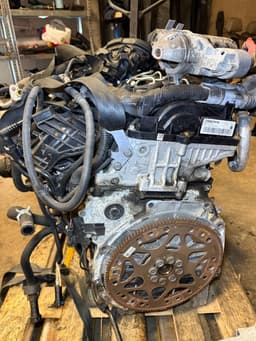 BMW N57D30A 11000442932 11000442933 Engine BMW 3 (E90, E91, E92, E93) (2005-2011) — thumbnail 2