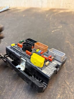 PEUGEOT 9675877980 BSMR02 R02 Body control module (BCM) PEUGEOT 3008 I (T84) (2009-2016) — thumbnail 4