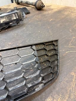 SKODA 5E0853677H 5E0853631A Front Bumper Grille central SKODA OCTAVIA III (5E) (2012-2019) — thumbnail 5