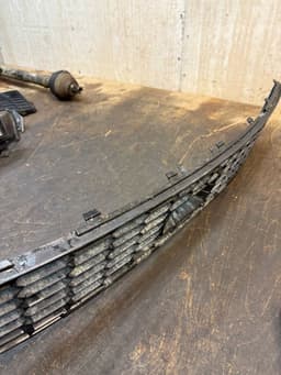 SKODA 5E0853677H 5E0853631A Front Bumper Grille central SKODA OCTAVIA III (5E) (2012-2019) — thumbnail 8