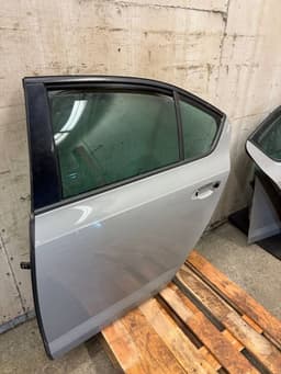 SKODA 5E5833055B Door Rear Left SKODA OCTAVIA III (5E) (2012-2019) — thumbnail 3