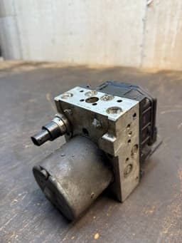 TOYOTA 0265225284 445400F010 895410F010 0265950130 440500F020 ABS hydraulic unit / pump TOYOTA COROLLA Verso II (AR10) (2004-2009) — thumbnail 3