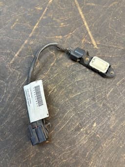 VOLVO 30682590 Crash Sensor Front VOLVO XC90 I (2002-2014) — thumbnail 2