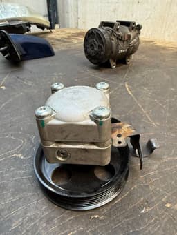 VOLVO 36050558 Power steering pump VOLVO XC90 I (2002-2014) — thumbnail 4