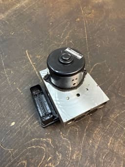 VW 7H0614111E 7H0907379E ABS hydraulic unit / pump VW TRANSPORTER T5 / MULTIVAN (7H, 7E, 7J) (2003-2015) — thumbnail 6