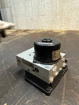 VW 7H0614111E 7H0907379E ABS hydraulic unit / pump VW TRANSPORTER T5 / MULTIVAN (7H, 7E, 7J) (2003-2015) — thumbnail 2