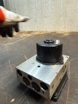 VW 7H0614111E 7H0907379E ABS hydraulic unit / pump VW TRANSPORTER T5 / MULTIVAN (7H, 7E, 7J) (2003-2015) — thumbnail 3
