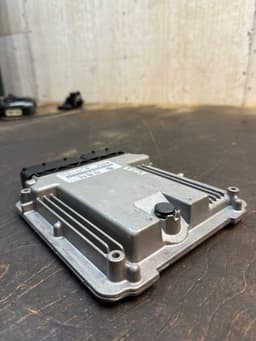 VW 0281010732 070997016C Engine Control Unit / module (ECU) VW TRANSPORTER T5 / MULTIVAN (7H, 7E, 7J) (2003-2015) — thumbnail 4