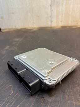 VW 03C906016AJ 0261S05808 Engine Control Unit / module (ECU) VW GOLF VI (5K) (2008-2013) — thumbnail 5