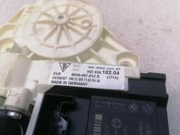 PORSCHE Porsche 911 997 door window motor 99762418204 window regulator motor passenger side — thumbnail 2